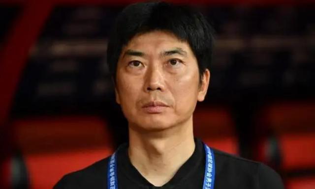 狗子28注册登录-拯救比赛只能靠定位球？陈洋随三后卫战术陷入困境