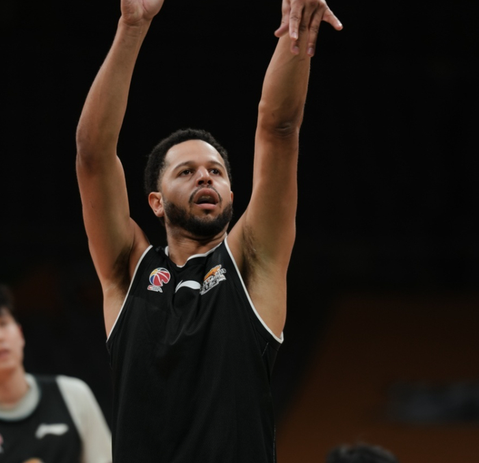 狗子28平台入口-辽宁热身胜北控！5人上双，哈维精准三分，2小将发挥，里勒轰29分|辽宁男篮|北控男篮|李虎翼|王岚嵚|鄢手骐_新浪体育_新浪新闻